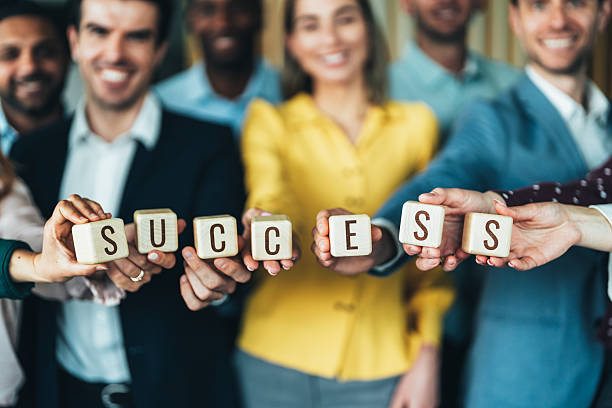 تیم موفق در حال برنامه ریزی برای کسب و کار آنلاین