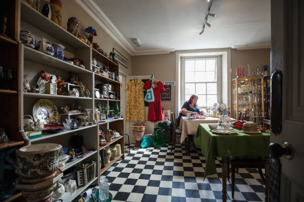 نمایش فرآیند ساخت محصولات صنایع دستی دست ساز برای بازاریابی محتوا