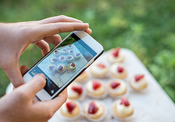 عکاسی تبلیغاتی از شیرینی عکاسی حرفهای از شیرینی برای بازاریابی اینستاگرام قنادی