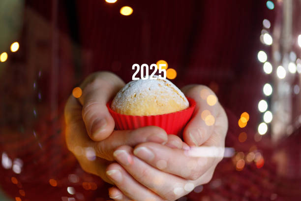 استراتژی برندینگ دیجیتال برای قنادی و شیرینی فروشی در سال 2025 با نمایش ویترین جذاب