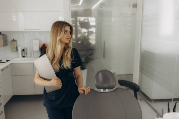 نرم افزار مدیریت کلینیک دندانپزشکی در نیشابور