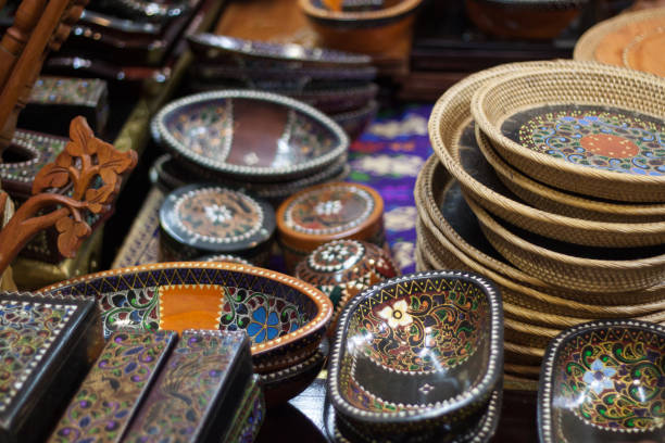 بازاریابی جهانی صنایع دستی اصفهان با طراحی وبسایت فروشگاهی D2C