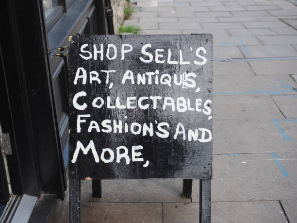 تابلوی یک گالری هنری - فروش آثار هنری با هویت برند قوی