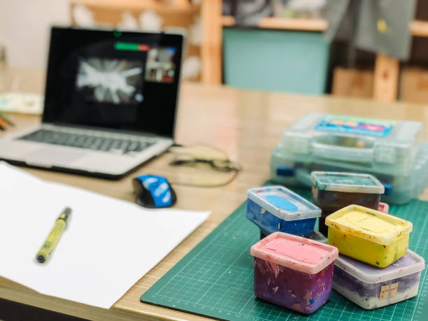 استراتژی آموزش مجازی برای جهانیسازی صنایع دستی و کسب درآمد