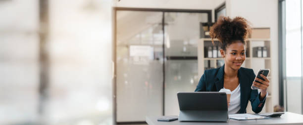 برندینگ دیجیتال کارگزاری بورس با پشتیبانی فنی ۲۴ ساعته