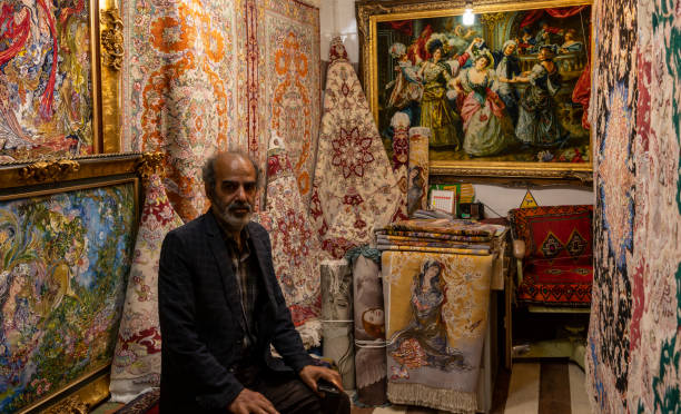 نمایش هنر ایرانی در گالری و اهمیت بازاریابی دیجیتال هنر ایرانی