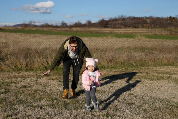 جذب مشتری فروشگاه لباس کودک با محتوای احساسی و خانوادگی