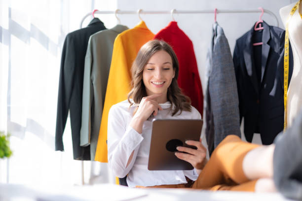 انتخاب نرم افزار CRM مناسب برای تولیدی لباس در تهران با کمک پینو سایت