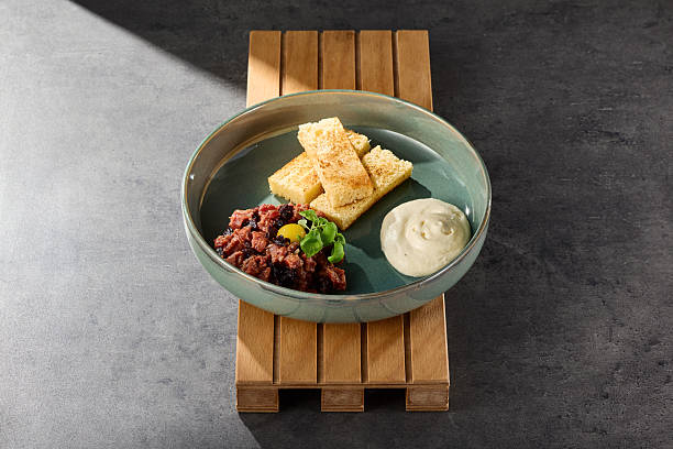 تولید محتوای ویدئویی جذاب از غذای خاص رستوران برای افزایش محبوبیت و برندینگ