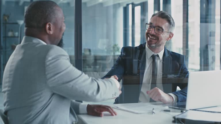 اعتمادسازی در بازار سرمایه مشهد با برندینگ دیجیتال کارگزاری بورس