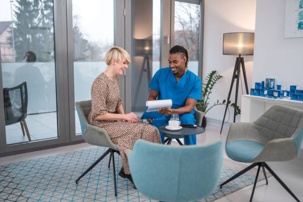 مشاوره و جذب بیمار لیزر درمانی در کلینیک