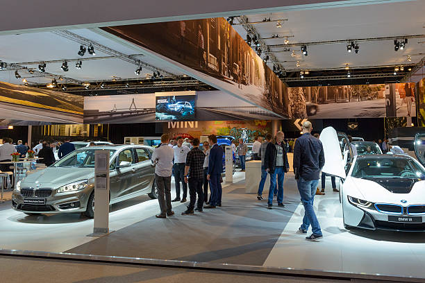 غرفه نمایشگاه خودرو و اهمیت برندینگ دیجیتال