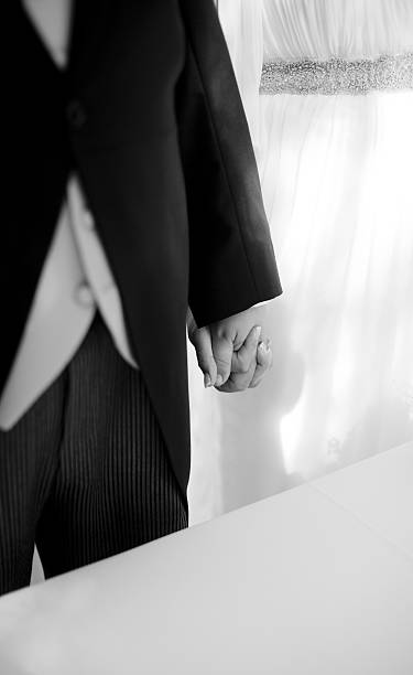 بازاریابی آنلاین لباس عروس و جلب اعتماد با سئو تصویری