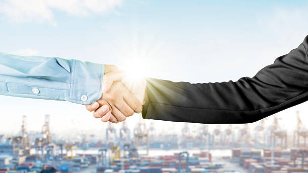 اعتمادسازی در لجستیک دریایی با استراتژی دیجیتال مارکتینگ B2B و پورتال امن