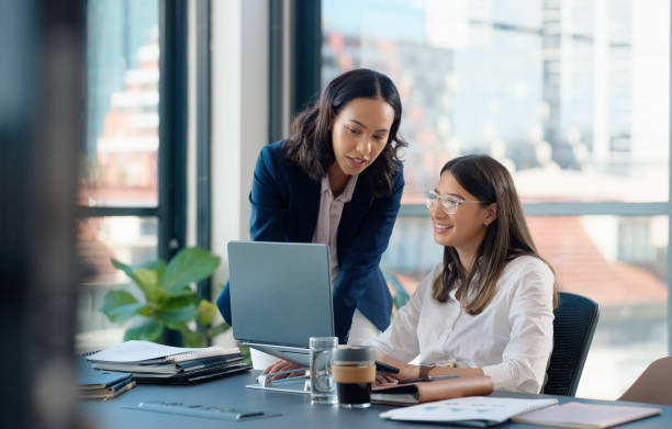 مشاوره طراحی وبسایت ساختمانی و CRM در ایران توسط پینو سایت