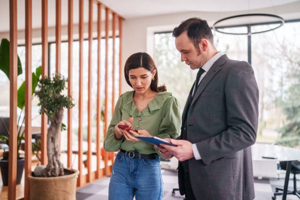 برندسازی شخصی و کار تیمی در آژانس املاک