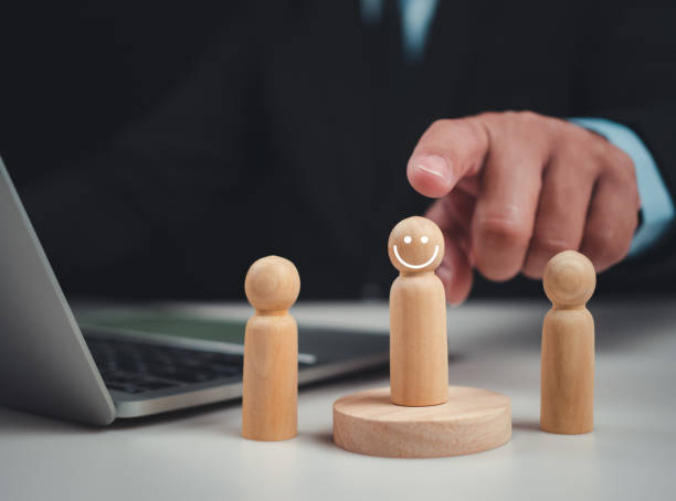 شخصیسازی تجربه مشتری با هوش مصنوعی برای افزایش فروش در فروشگاه موبایل