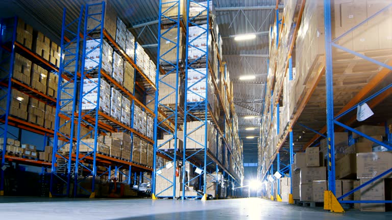 لجستیک و انبارداری فروشگاه اینترنتی مبلمان در اراک