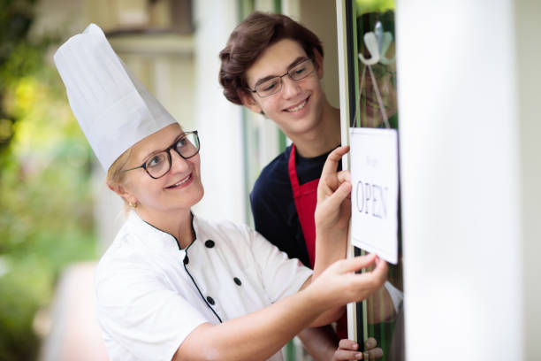 جذب هنرجو آشپزی از طریق بازاریابی ویدئویی و طراحی وبسایت حرفه ای