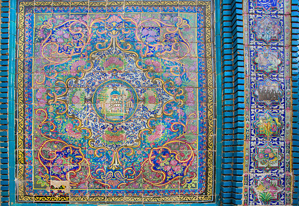 نمایش آنلاین آثار هنری با الهام از هنر اصیل ایرانی و کاشیکاری