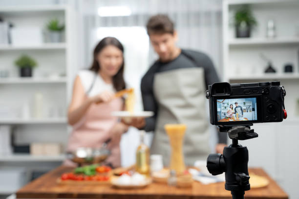 بازاریابی ویدیویی فستفود: تکنیکهای فیلمبرداری حرفهای از غذا برای معرفی منو ویدیویی