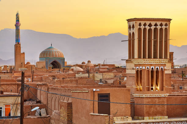 طراحی تجربه کاربری برای رستوران سنتی یزد با الهام از معماری بادگیرها