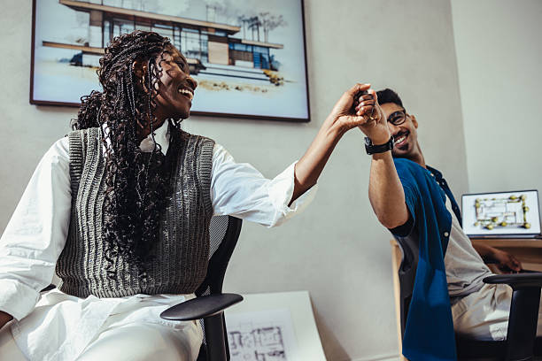 تیم موفق بازاریابی دیجیتال معماری پینو سایت و استراتژی محتوای ویدیویی