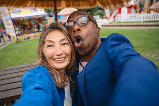 موفقیت در جذب شرکای تجاری با طراحی سایت دوزبانه در قشم