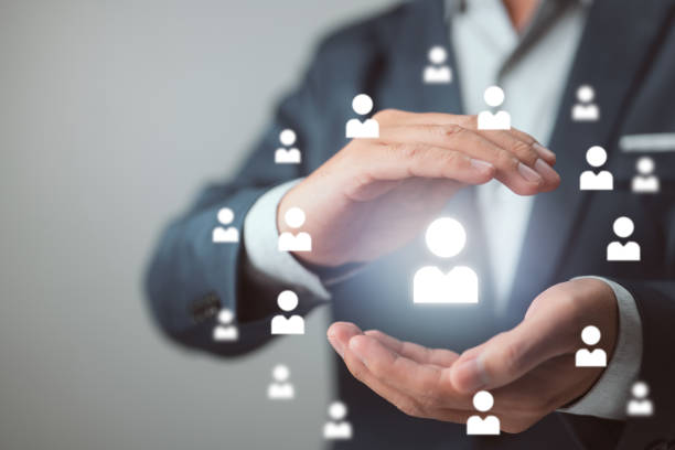 مدیریت مشتریان بیمه با CRM - بهینه سازی فرآیندهای بیمه