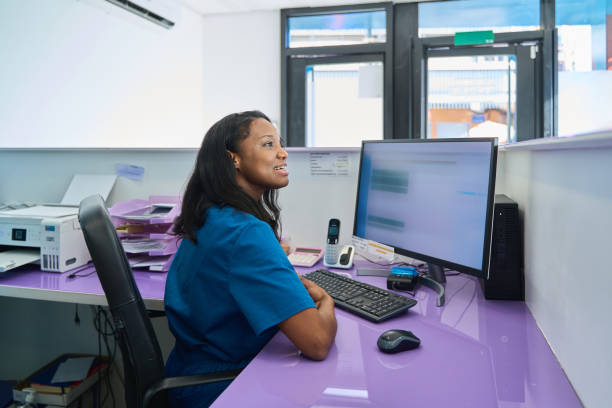 مدیریت کلینیک دندانپزشکی با CRM هوشمند در شیراز