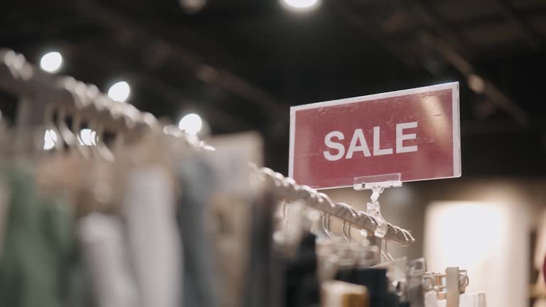 تخفیف فصلی در بوتیک لباس مردانه