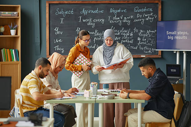 افزایش تعامل دانشآموزان در کلاسهای زبان مدرن و هوشمند