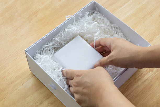 بسته‌بندی لوکس برای فروش آنلاین چاقوی دست‌ساز