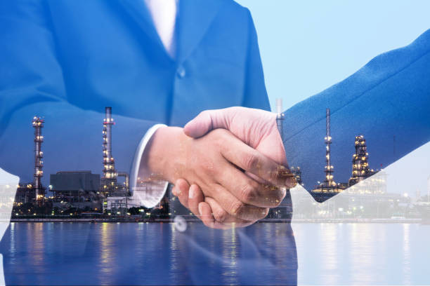 جذب قرارداد پتروشیمی با استراتژی دیجیتال مارکتینگ B2B پینو سایت