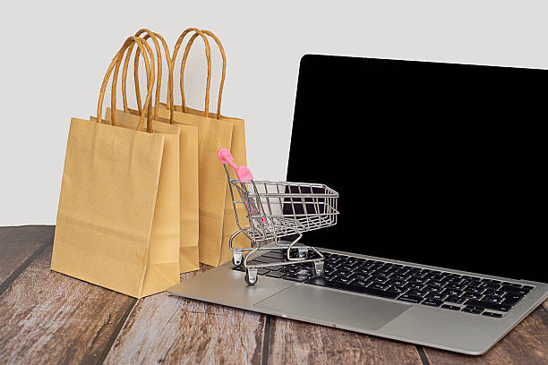 طراحی وبسایت فروشگاهی برای فروش آنلاین پوشاک سنتی