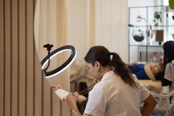 جذب مراجعین کلینیک شیراز از طریق مدیریت حرفهای شبکههای اجتماعی