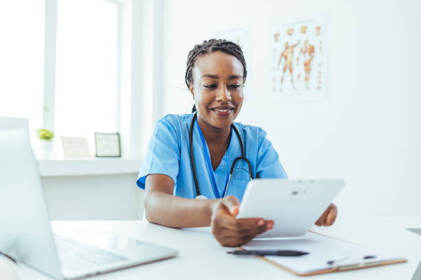 نرمافزار مدیریت کلینیک و پرونده الکترونیک بیماران در فردیس