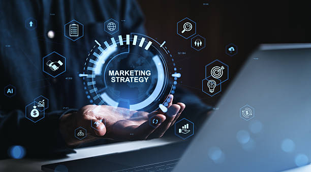 استراتژی دیجیتال مارکتینگ برای فروشگاه آنلاین 2025 با آیکون‌های کسب و کار