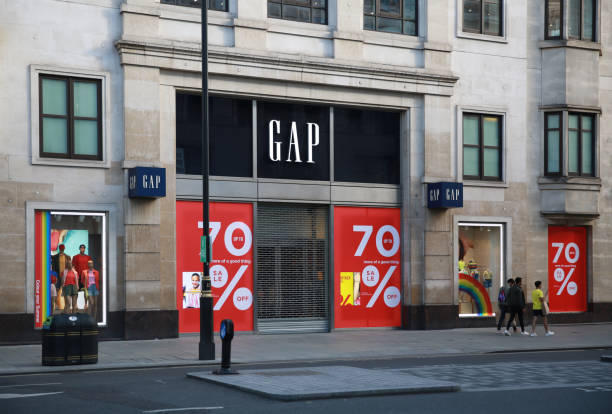 فروش اینترنتی لباس با استراتژی دیجیتال مارکتینگ و سئو محلی