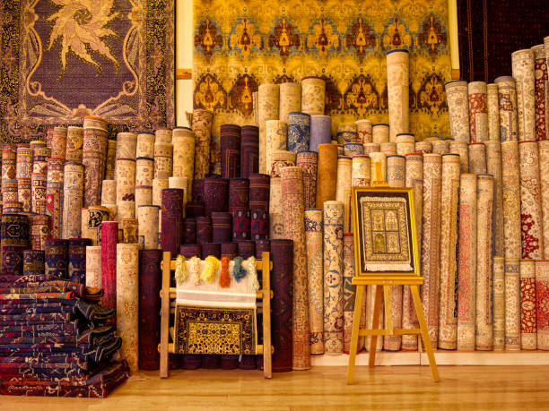 فروشگاه فرش سنتی چالوس در کنار وبسایت فروشگاهی مدرن برای تجارت الکترونیک