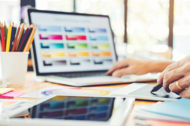 هویت بصری دیجیتال و نمایش خلاقیت آنلاین در طراحی گرافیک