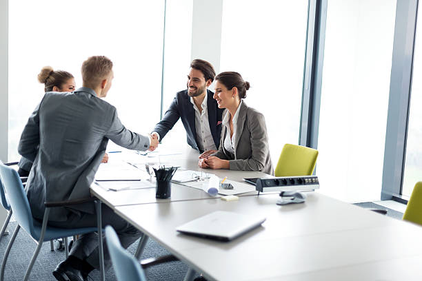 جلب اعتماد سرمایهگذار از طریق مشاوره و پورتال حرفهای