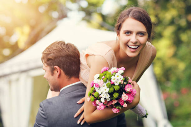 استراتژی بازاریابی آتلیه عروس در خرم آباد برای جذب زوج های جوان