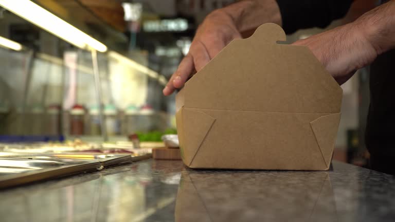 سفارش آنلاین غذا از طریق وبسایت فروشگاهی رستوران و جذب مشتری