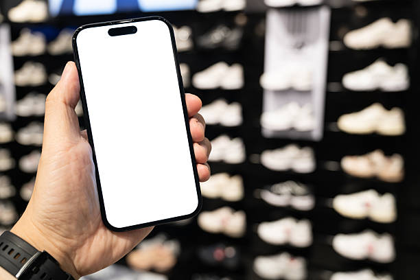 تجربه خرید موبایلی در طراحی وبسایت فروشگاهی کفش و کیف