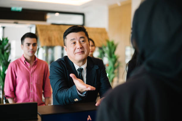 مدیریت شکایات و بازخورد مشتریان با CRM هتلداری