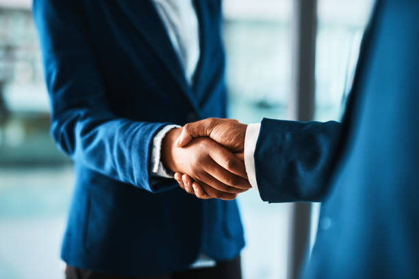 تحلیل داده ها و KPI ها در بازاریابی دیجیتال B2B پتروشیمی