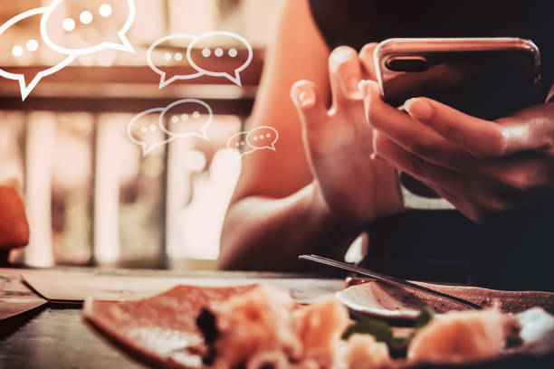 استفاده از رسانه‌های اجتماعی برای رستوران‌ها و کافی شاپ‌ها برای تعامل با مشتری