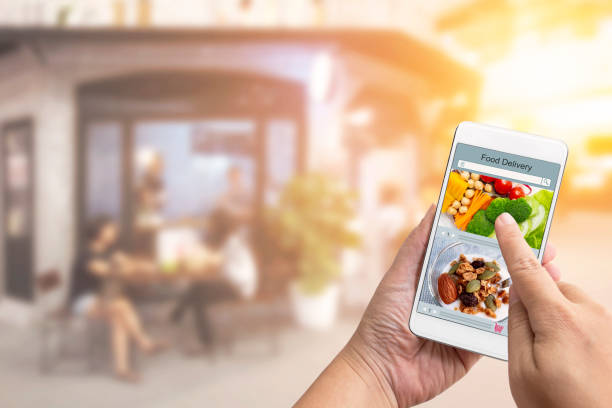 UX موبایل فست فود و سفارش آنلاین غذا از طریق گوشی