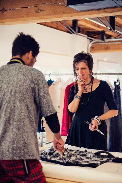 جذب طراحان مد با استفاده از وبسایت فروشگاهی حرفه‌ای برای کارخانه‌های نساجی